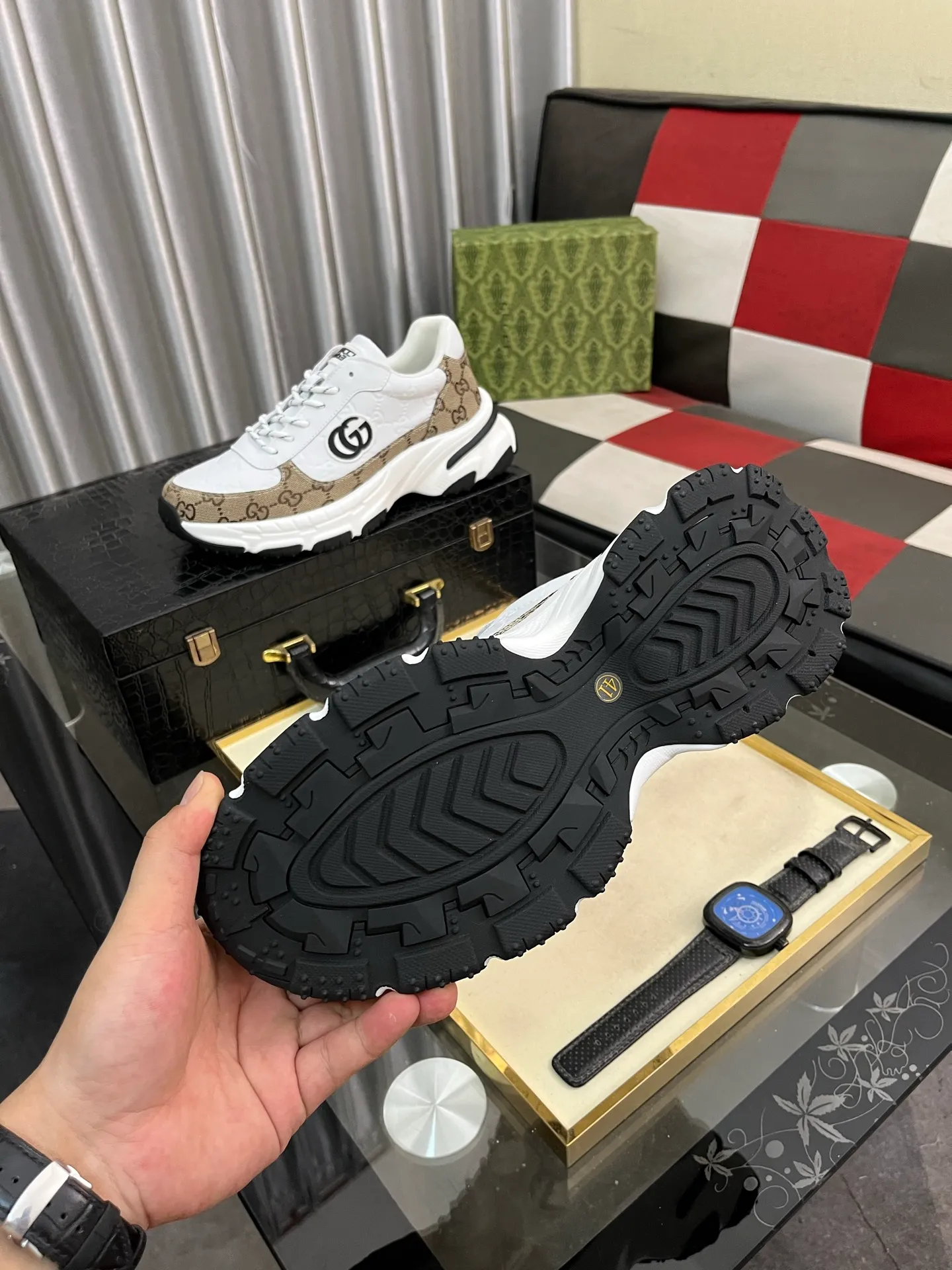 Men's Men's Shoes 💰458⌚️⌚️【GUCCI】Gucci men's latest white shoe series casual shoes! The official website is built 1:1. Upper: Made of imported cowhide, with electric embroidery ➕Inner lining: Made of high-quality first-layer pigskin, soft and comfortable. Picky material selection and exquisite workmanship give you the best enjoyment. Size: 38-44. 3️⃣colors available